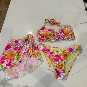 Bikini & sarong